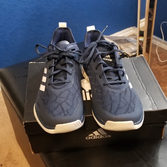 Adidas - Picture 3 of 4